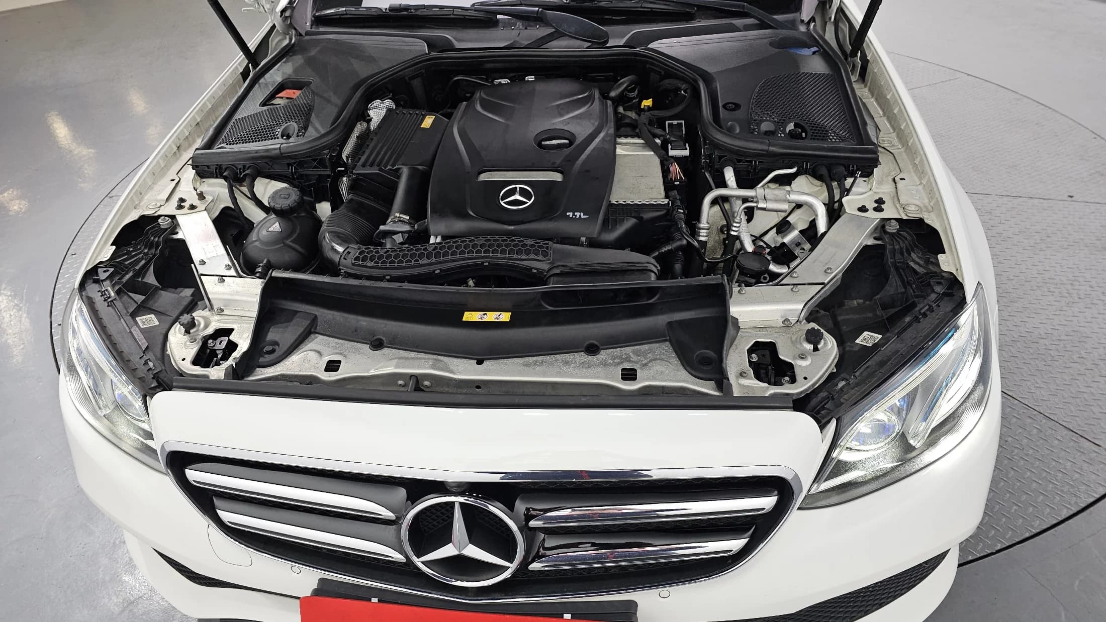 2017 Mercedes Benz E-Class E300 Avantgarde Used VIN WDDZF4JB1HA153639 – dashboard