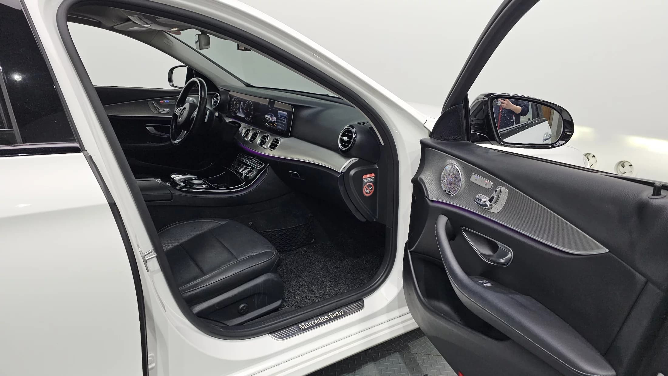 2017 Mercedes Benz E-Class E300 Avantgarde Used VIN WDDZF4JB1HA153639 – side profile