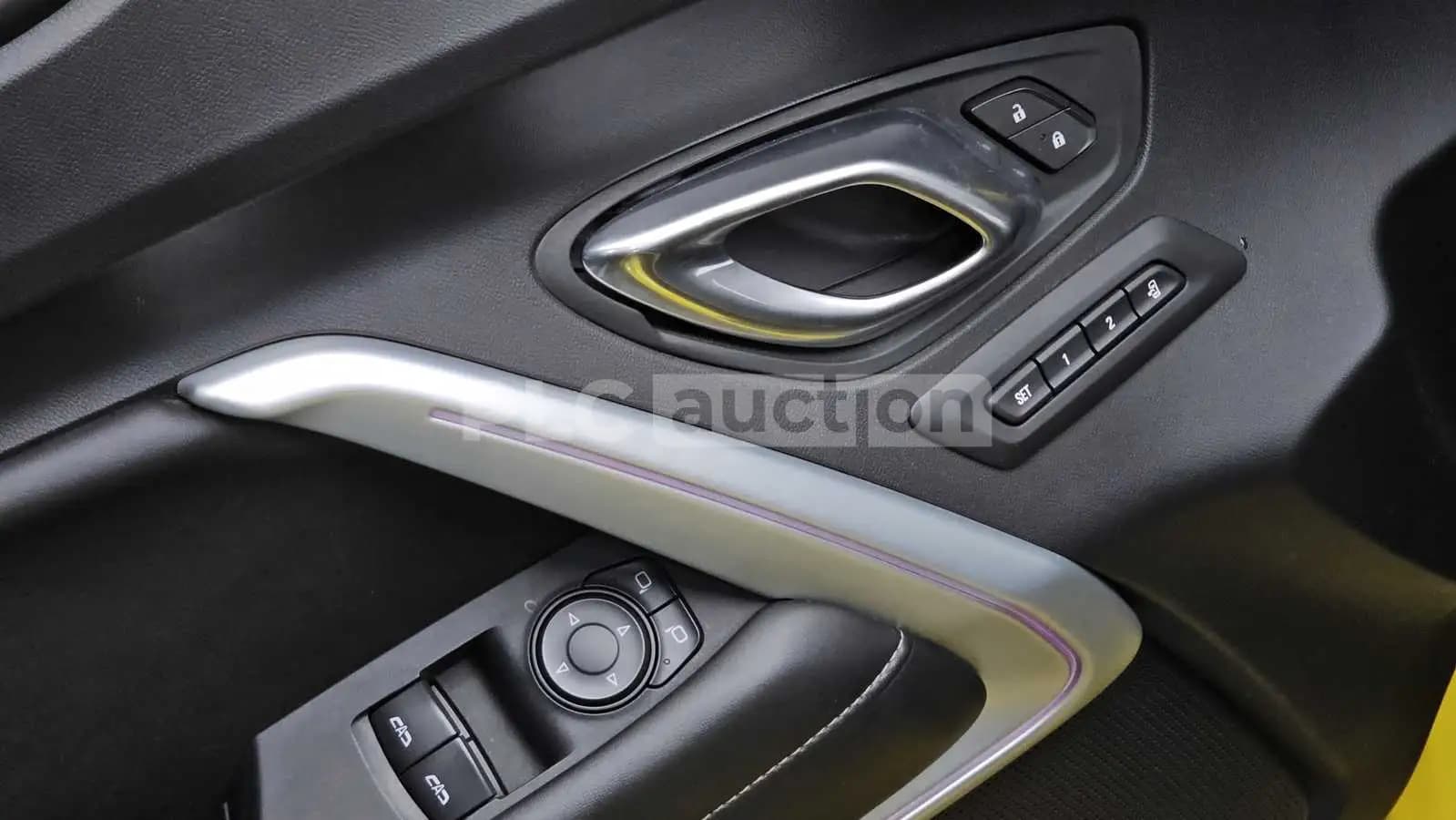 2018 Chevrolet Camaro Used VIN 1G1F91R78J0147330 – photo 11
