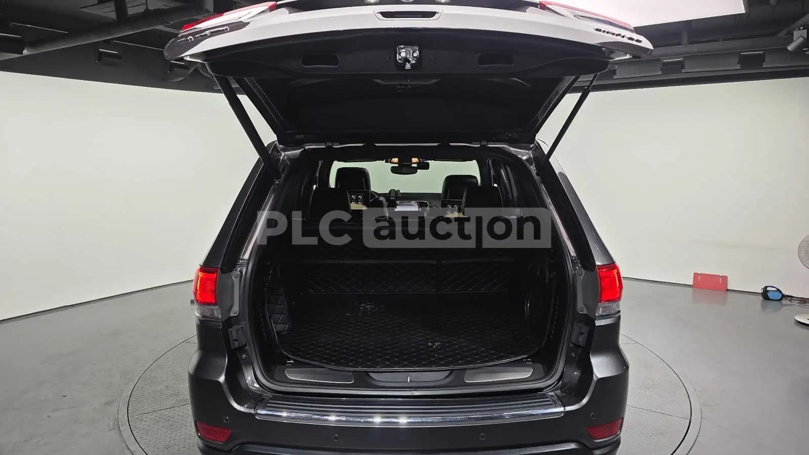 2019 JEEP Grand Cherokee VIN 1C4RJFBG6KC682921