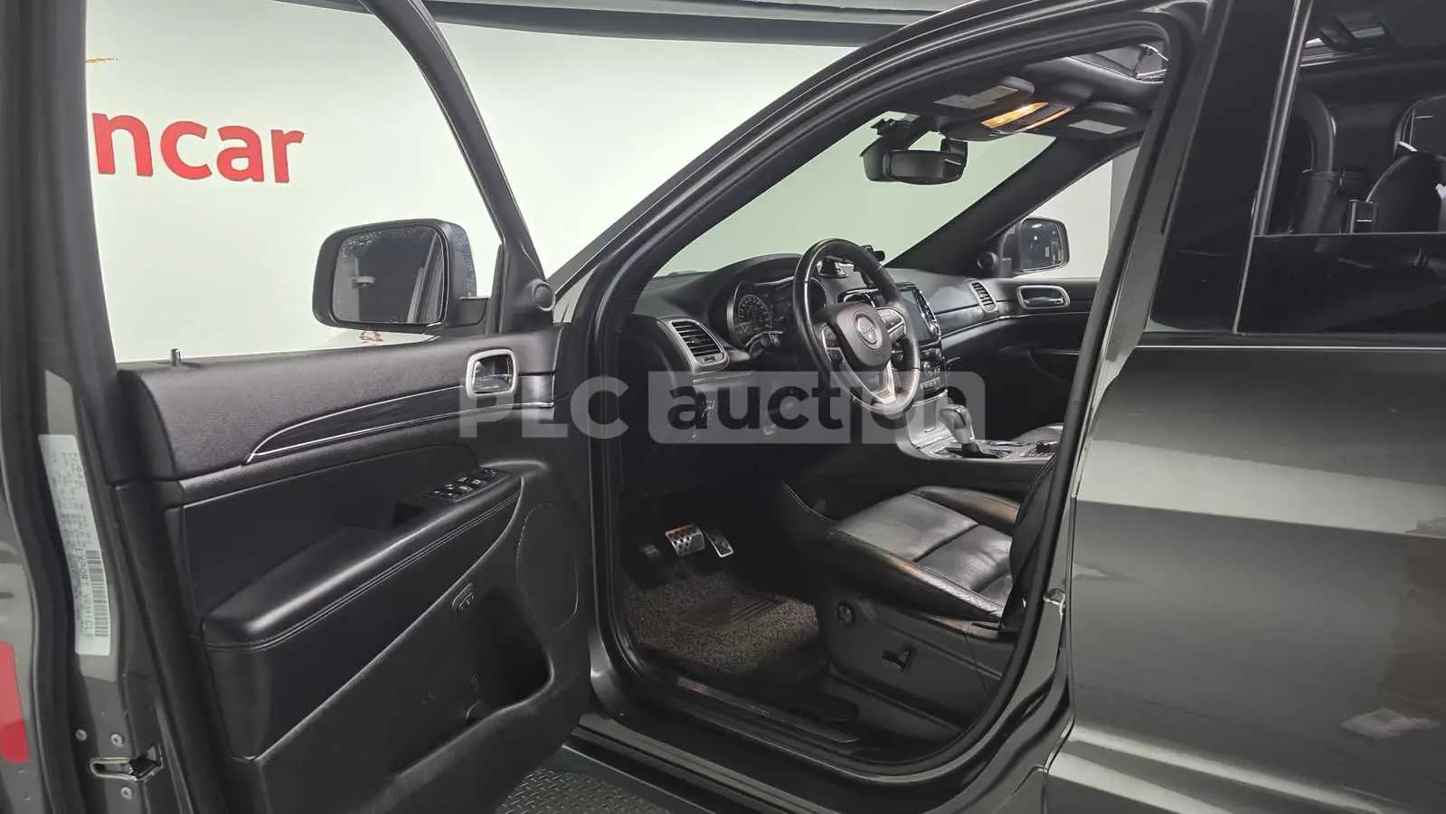 2019 JEEP Grand Cherokee Sold VIN 1C4RJFBG6KC682921 – trunk area