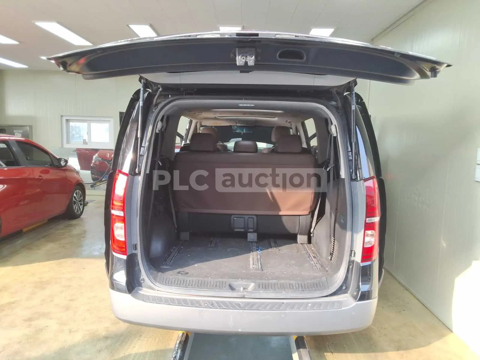 2019 Hyundai The New Grand Starex Sold VIN KMHWK81KDKU077170 – trunk area