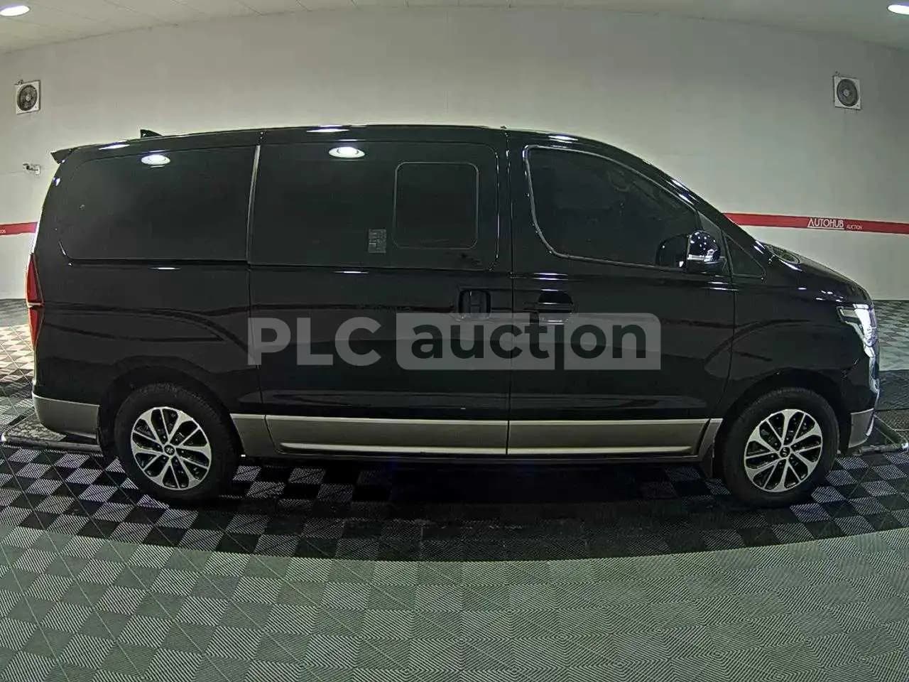 2019 Hyundai The New Grand Starex Sold VIN KMHWK81KDKU077170 – side profile