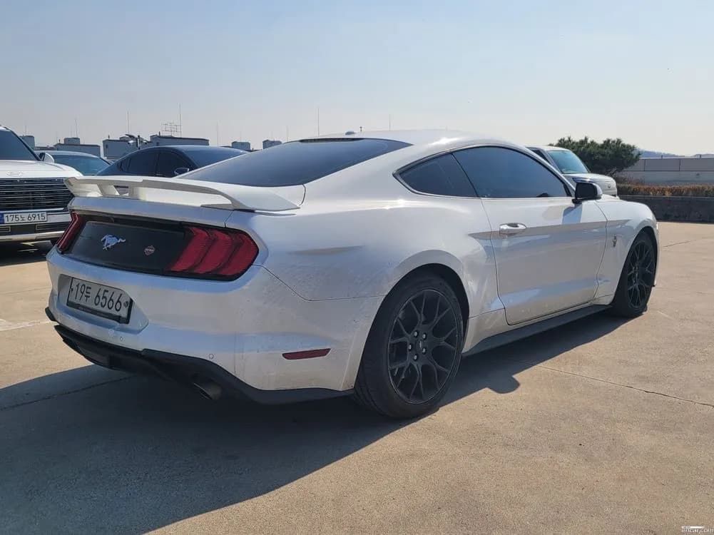 2019 Ford Mustang Coupe Sold VIN 1FA6P8TH7K5165660 – dashboard