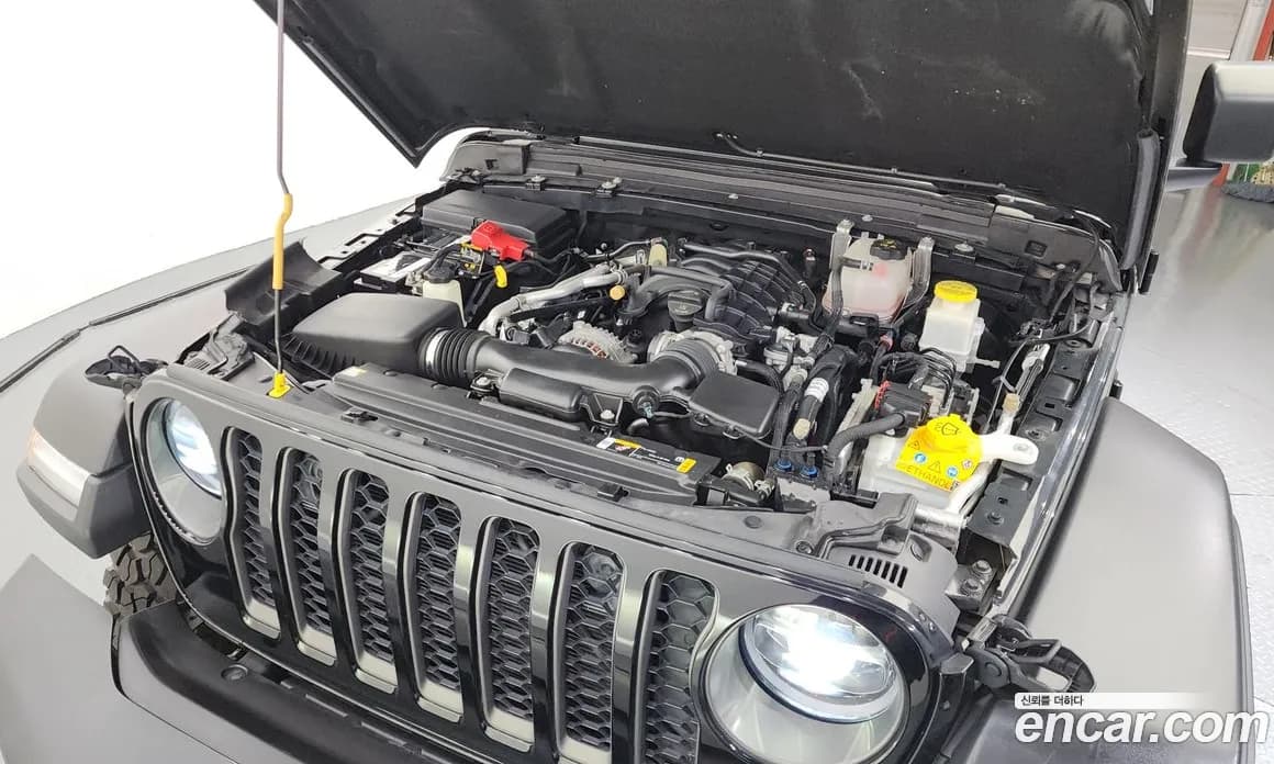 2022 Jeep Gladiator Used VIN 1C6JJTBG4NL131796 – engine bay