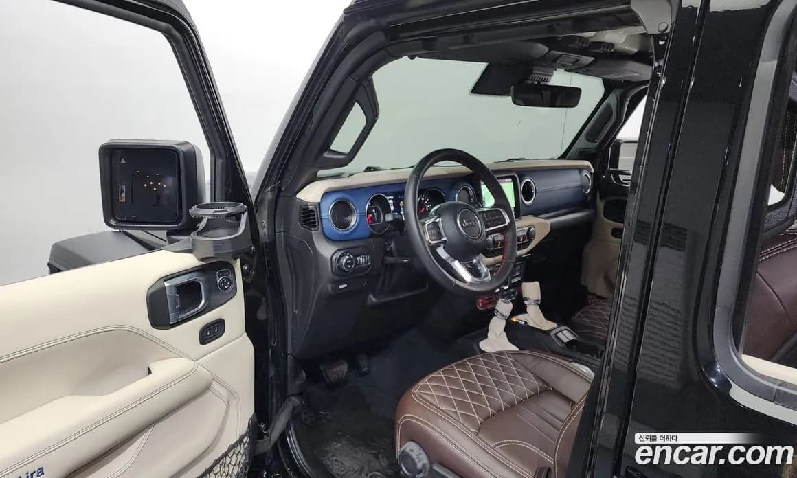 2022 Jeep Gladiator Used VIN 1C6JJTBG4NL131796 – trunk area