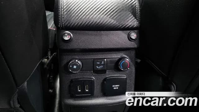 2018 Ford Explorer Sold VIN 1FM5K8FH6JGA94000 – trunk area