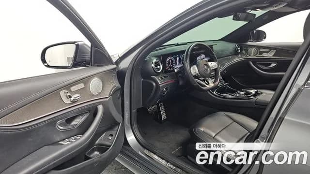 2019 Mercedes Benz E350 AMG Line 4MATIC Sold VIN WDDZF8GB9KA687865 – trunk area