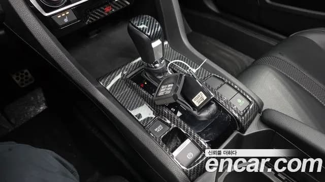 2019 Honda Civic 1.5 Sold VIN 19XFC1630KE300005 – exterior detail 2019 Honda Civic 1.5 Sold VIN 19XFC1630KE300005 – exterior detail