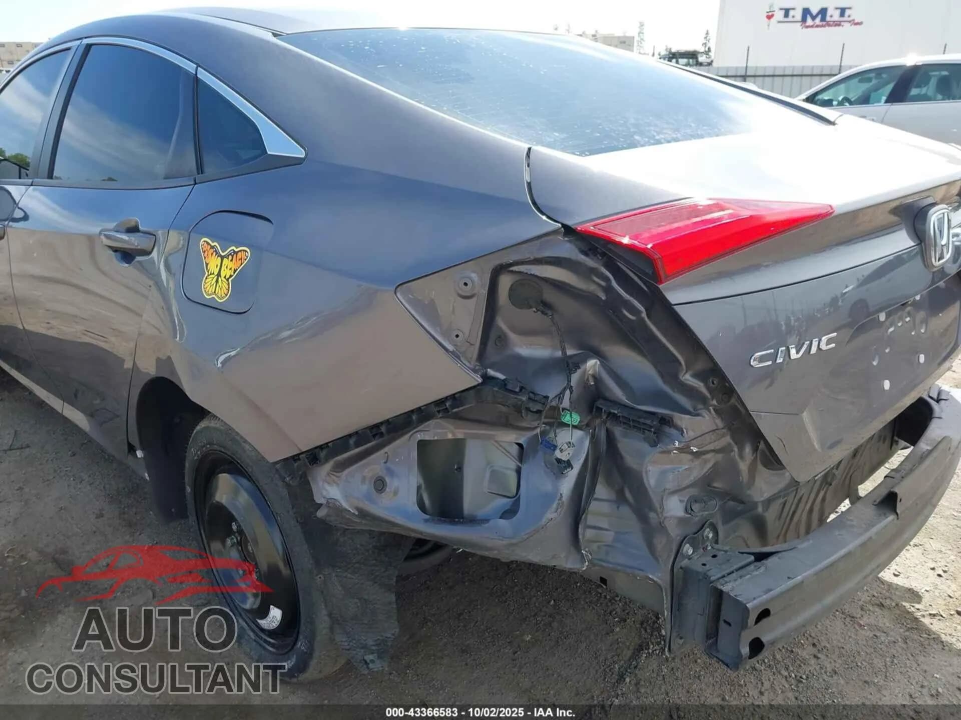 2019 HONDA CIVIC Damaged VIN 19XFC2F61KE208424 – engine bay 2019 HONDA CIVIC Damaged VIN 19XFC2F61KE208424 – engine bay
