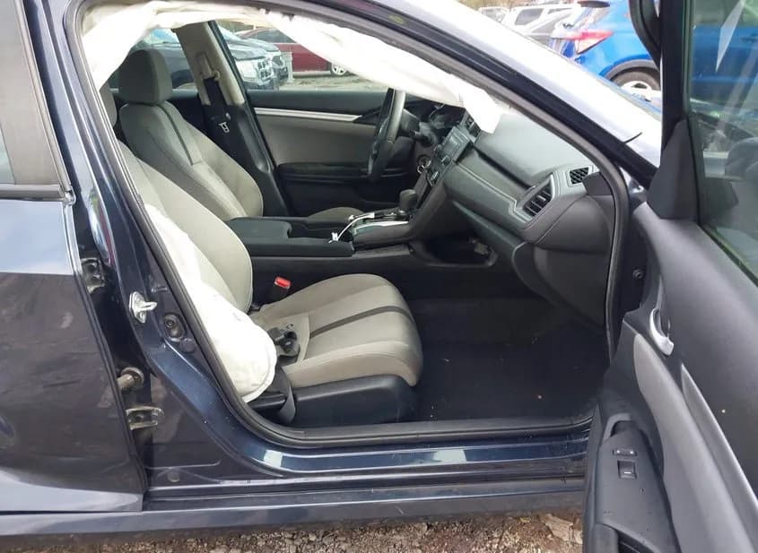 2019 HONDA Civic Used VIN 19XFC2F63KE033349 – trunk area 2019 HONDA Civic Used VIN 19XFC2F63KE033349 – trunk area