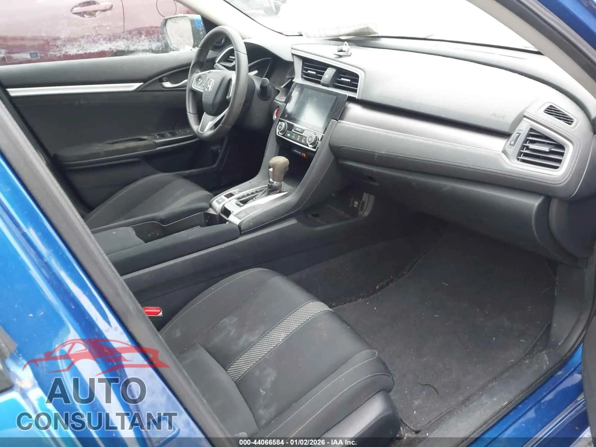 2017 HONDA CIVIC Damaged VIN 19XFC2F7XHE031454 – interior seats 2017 HONDA CIVIC Damaged VIN 19XFC2F7XHE031454 – interior seats