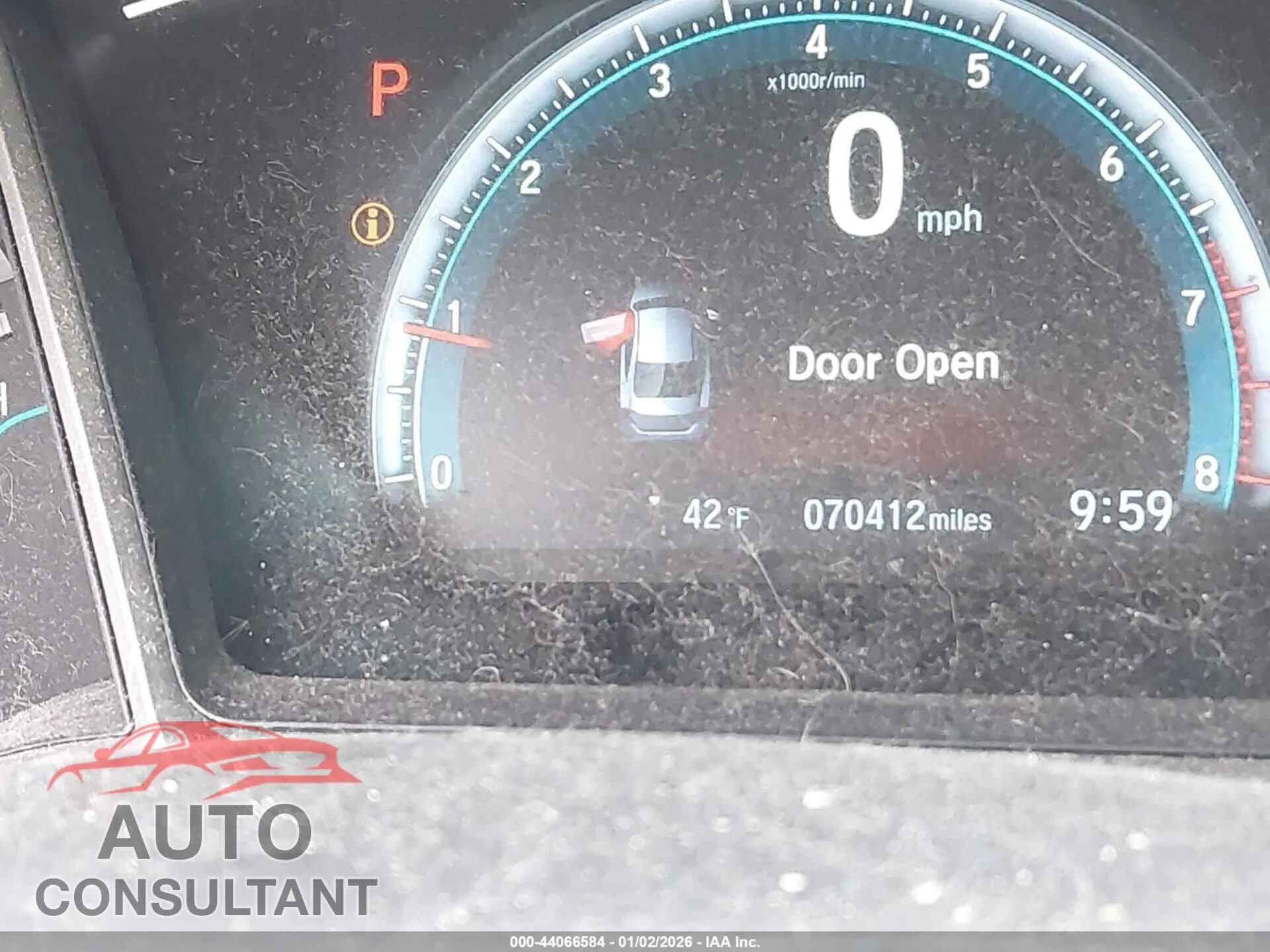 2017 HONDA CIVIC Damaged VIN 19XFC2F7XHE031454 – exterior detail 2017 HONDA CIVIC Damaged VIN 19XFC2F7XHE031454 – exterior detail