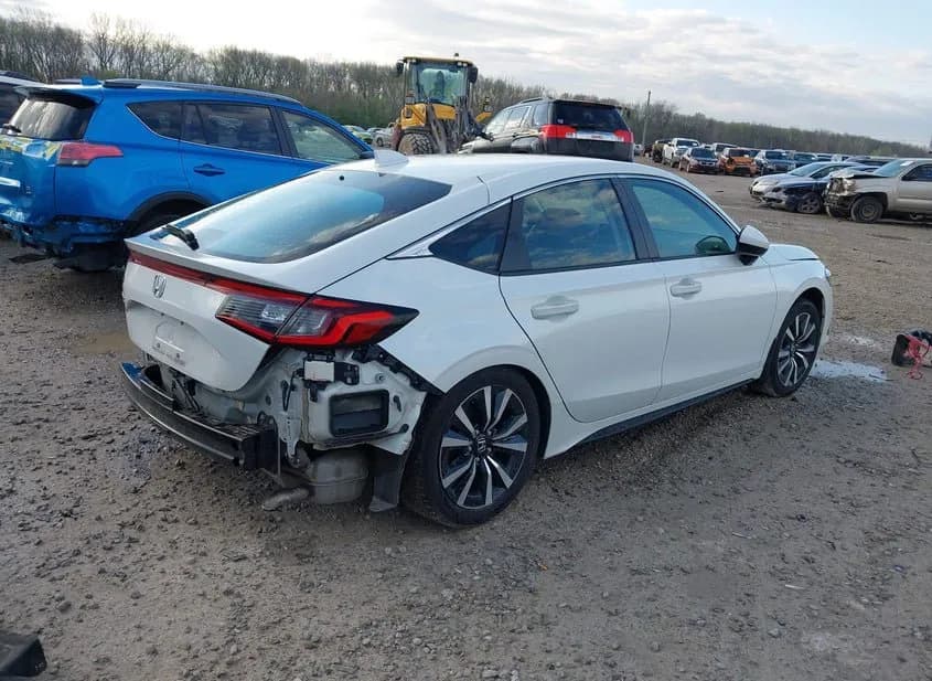 2024 HONDA Civic Used VIN 19XFL1H75RE003747 – side profile 2024 HONDA Civic Used VIN 19XFL1H75RE003747 – side profile