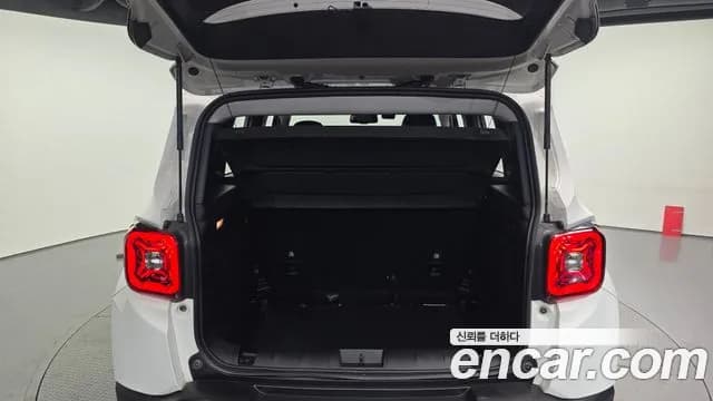 2020 Jeep Renegade 1.6 Diesel Limited Sold VIN 1C4BU0000LPL40481 – trunk area 2020 Jeep Renegade 1.6 Diesel Limited Sold VIN 1C4BU0000LPL40481 – trunk area