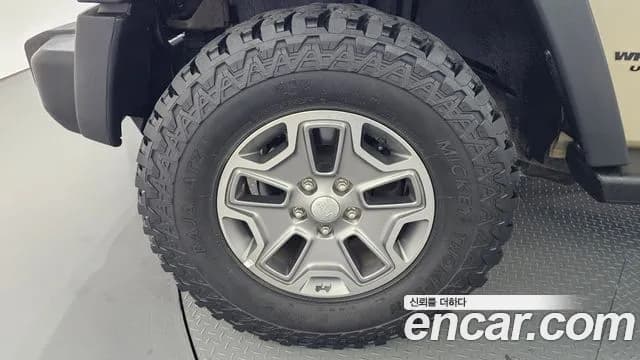 2017 Jeep Wrangler (JK) 3.6 Rubicon 4Door Sold VIN 1C4HJWFG8HL582138 – interior seats 2017 Jeep Wrangler (JK) 3.6 Rubicon 4Door Sold VIN 1C4HJWFG8HL582138 – interior seats