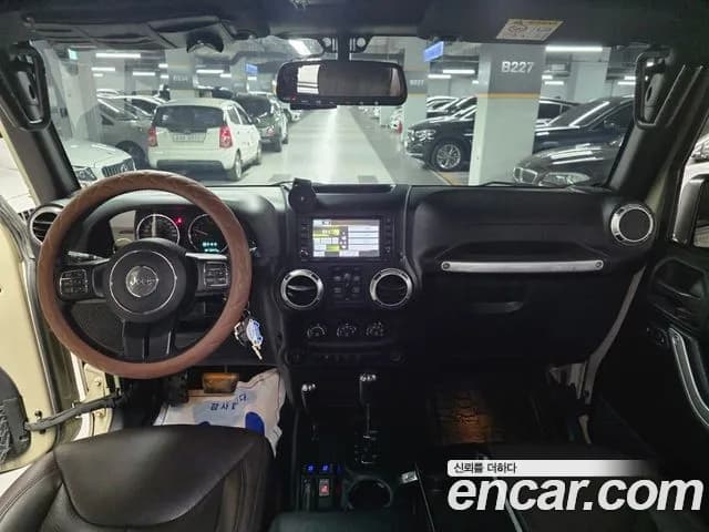 2017 Jeep Wrangler (JK) 3.6 Rubicon 4Door Sold VIN 1C4HJWFG9HL600470 – interior seats 2017 Jeep Wrangler (JK) 3.6 Rubicon 4Door Sold VIN 1C4HJWFG9HL600470 – interior seats