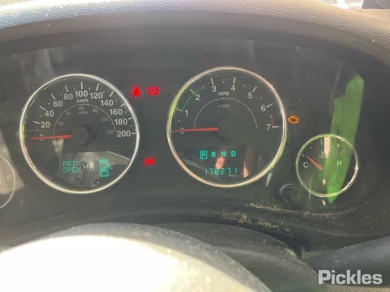 2014 Jeep Wrangler Used VIN 1C4HJWKG1DL663871 – side profile 2014 Jeep Wrangler Used VIN 1C4HJWKG1DL663871 – side profile