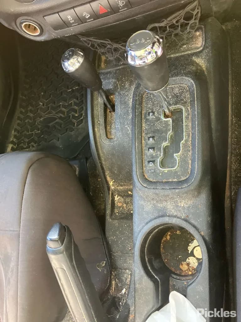 2014 Jeep Wrangler Used VIN 1C4HJWKG1DL663871 – photo 11 2014 Jeep Wrangler Used VIN 1C4HJWKG1DL663871 – photo 11