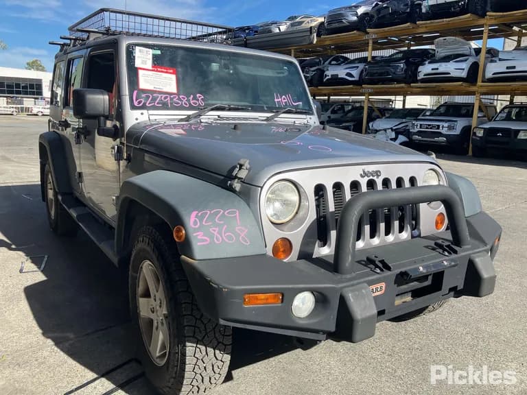 2014 Jeep Wrangler Used VIN 1C4HJWKG1DL663871 – photo 17 2014 Jeep Wrangler Used VIN 1C4HJWKG1DL663871 – photo 17