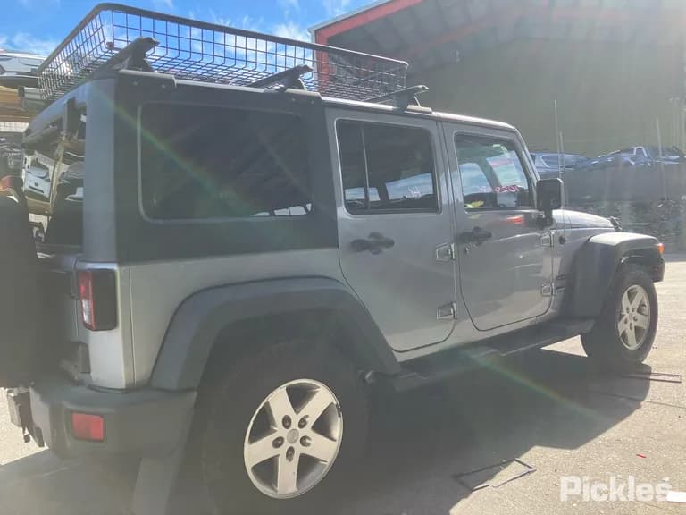 2014 Jeep Wrangler Used VIN 1C4HJWKG1DL663871 – photo 20 2014 Jeep Wrangler Used VIN 1C4HJWKG1DL663871 – photo 20