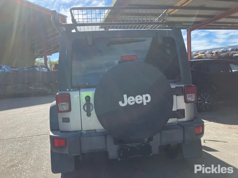 2014 Jeep Wrangler Used VIN 1C4HJWKG1DL663871 – photo 25 2014 Jeep Wrangler Used VIN 1C4HJWKG1DL663871 – photo 25