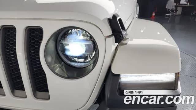 2021 Jeep Wrangler (JL) 2.0 Overland 4Door 80th Edition Sold VIN 1C4HJXEN0MW644663 – front exterior 2021 Jeep Wrangler (JL) 2.0 Overland 4Door 80th Edition Sold VIN 1C4HJXEN0MW644663 – front exterior