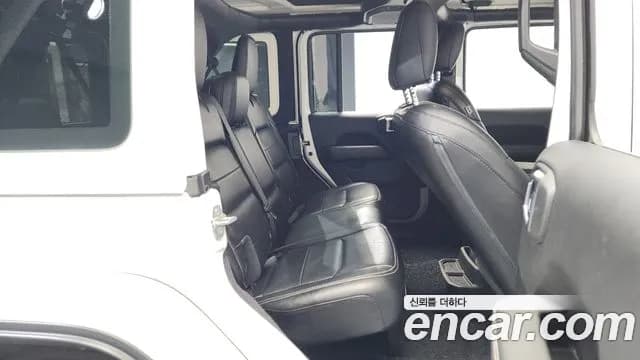 2021 Jeep Wrangler (JL) 2.0 Overland 4Door 80th Edition Sold VIN 1C4HJXEN0MW644663 – interior seats 2021 Jeep Wrangler (JL) 2.0 Overland 4Door 80th Edition Sold VIN 1C4HJXEN0MW644663 – interior seats