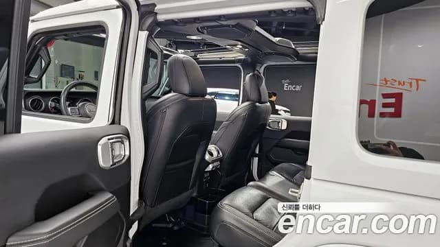 2023 Jeep Wrangler (JL) 2.0 Overland Power Top 4Door Sold VIN 1C4HJXEN2PW573017 – photo 12 2023 Jeep Wrangler (JL) 2.0 Overland Power Top 4Door Sold VIN 1C4HJXEN2PW573017 – photo 12