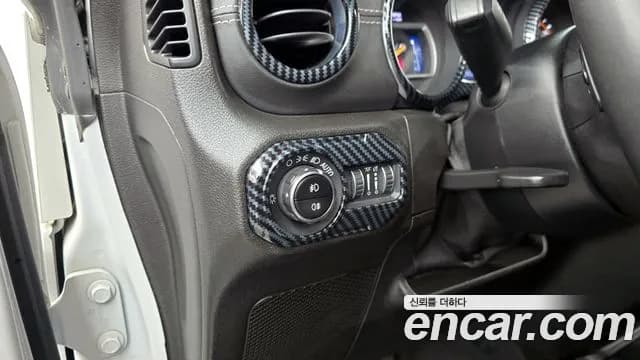 2019 Jeep Wrangler (JL) 2.0 Overland 4Door Sold VIN 1C4HJXEN4KW561136 – photo 12 2019 Jeep Wrangler (JL) 2.0 Overland 4Door Sold VIN 1C4HJXEN4KW561136 – photo 12