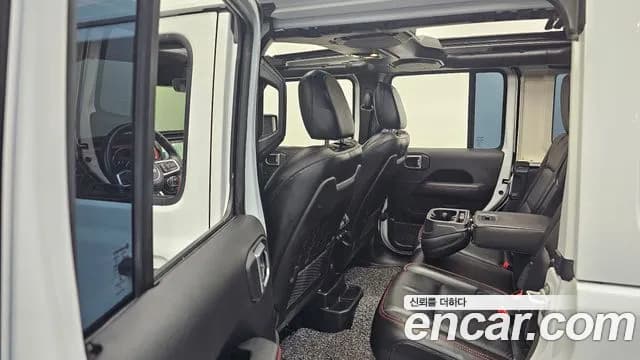 2021 Jeep Wrangler (JL) 2.0 Rubicon Power Top 4Door Sold VIN 1C4HJXFN3MW555989 – trunk area 2021 Jeep Wrangler (JL) 2.0 Rubicon Power Top 4Door Sold VIN 1C4HJXFN3MW555989 – trunk area