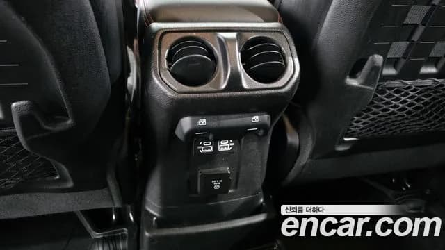 2021 Jeep Wrangler (JL) 2.0 Rubicon 4Door Sold VIN 1C4HJXFN3MW667207 – trunk area 2021 Jeep Wrangler (JL) 2.0 Rubicon 4Door Sold VIN 1C4HJXFN3MW667207 – trunk area