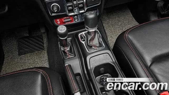 2022 Jeep Wrangler (JL) 2.0 Rubicon Power Top 4Door Sold VIN 1C4HJXFN6NW141218 – engine bay 2022 Jeep Wrangler (JL) 2.0 Rubicon Power Top 4Door Sold VIN 1C4HJXFN6NW141218 – engine bay