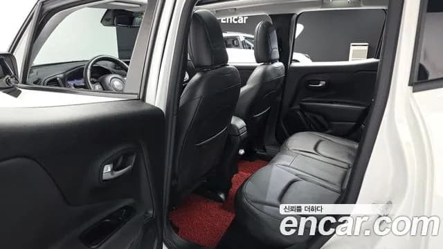 2021 Jeep Renegade 2.4 Limited Sold VIN 1C4NJCDB4MPN37144 – trunk area 2021 Jeep Renegade 2.4 Limited Sold VIN 1C4NJCDB4MPN37144 – trunk area