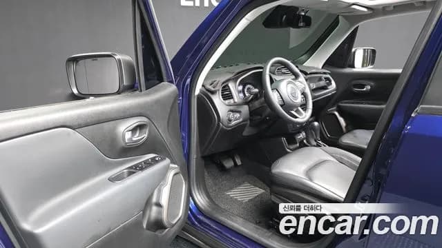 2021 Jeep Renegade 2.4 Limited Sold VIN 1C4NJCDB6MPN41017 – trunk area 2021 Jeep Renegade 2.4 Limited Sold VIN 1C4NJCDB6MPN41017 – trunk area