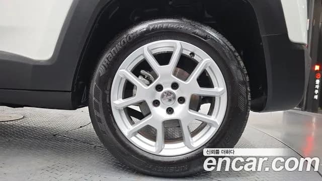 2021 Jeep Renegade 2.4 Limited Sold VIN 1C4NJCDB9MPN27872 – trunk area 2021 Jeep Renegade 2.4 Limited Sold VIN 1C4NJCDB9MPN27872 – trunk area