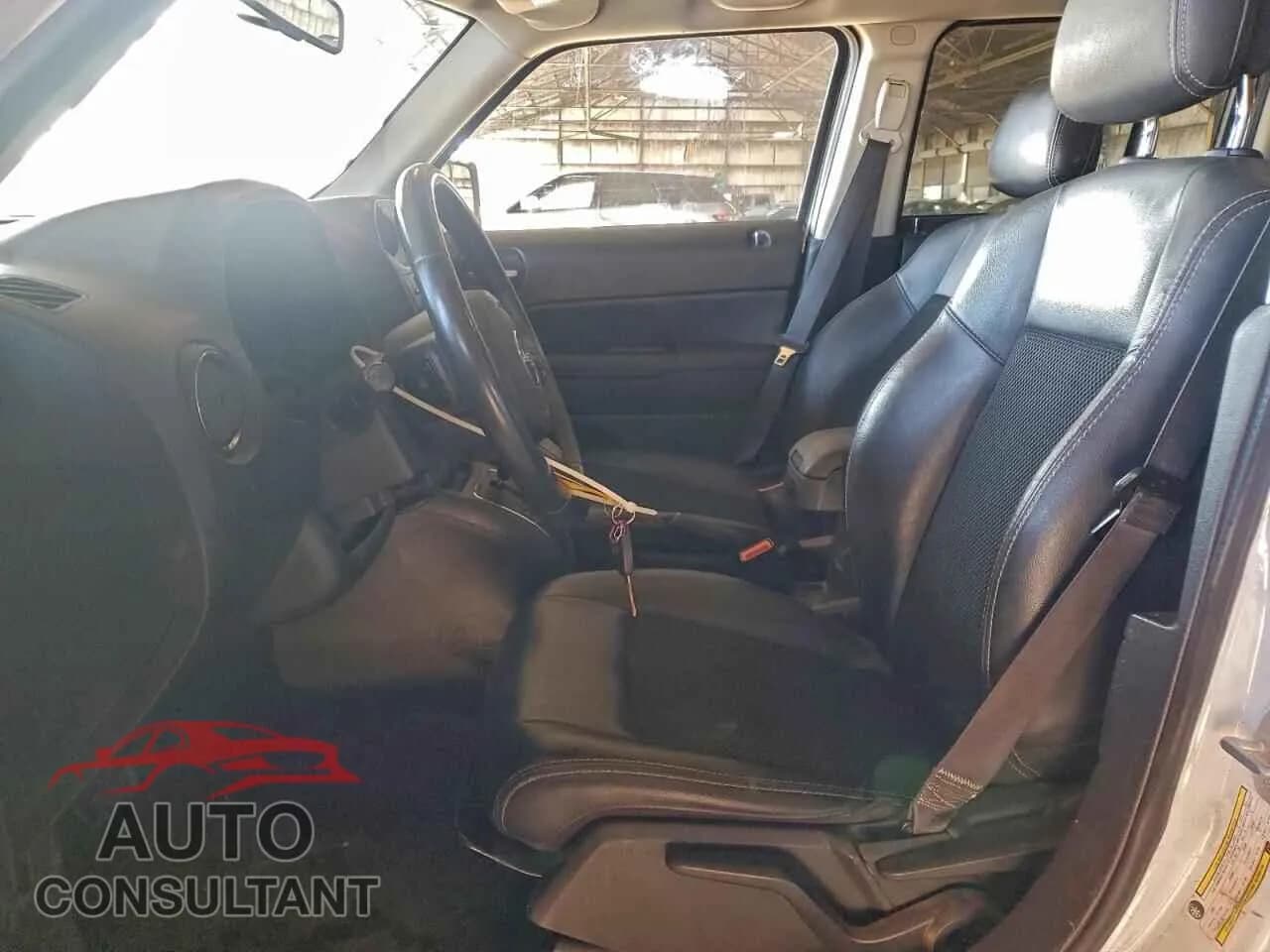 2016 JEEP PATRIOT Damaged VIN 1C4NJPBAXGD711371 – exterior detail 2016 JEEP PATRIOT Damaged VIN 1C4NJPBAXGD711371 – exterior detail