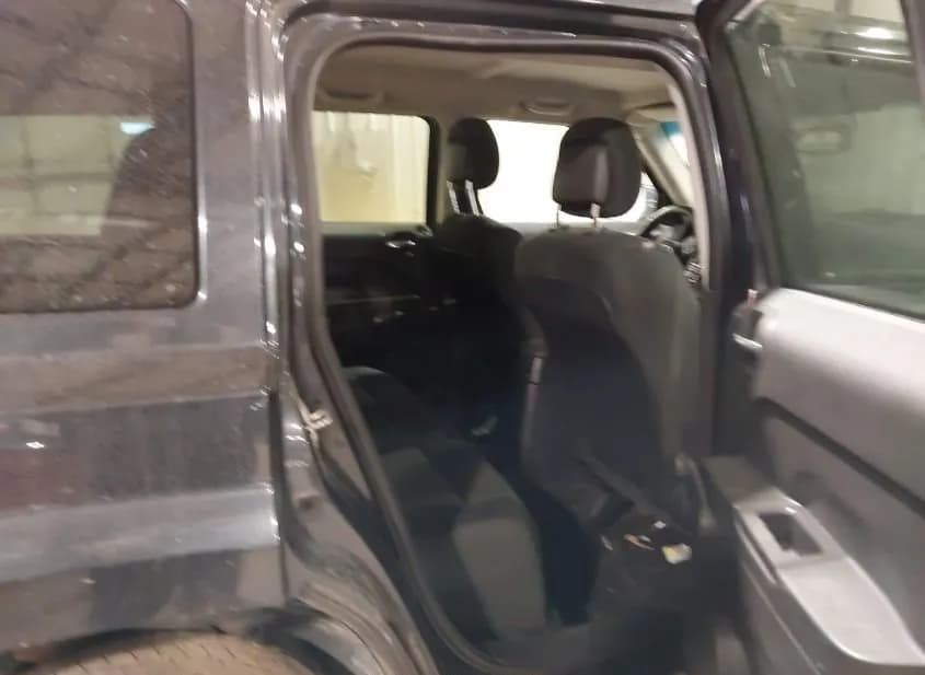 2016 JEEP PATRIOT Used VIN 1C4NJPBB0GD590519 – trunk area 2016 JEEP PATRIOT Used VIN 1C4NJPBB0GD590519 – trunk area