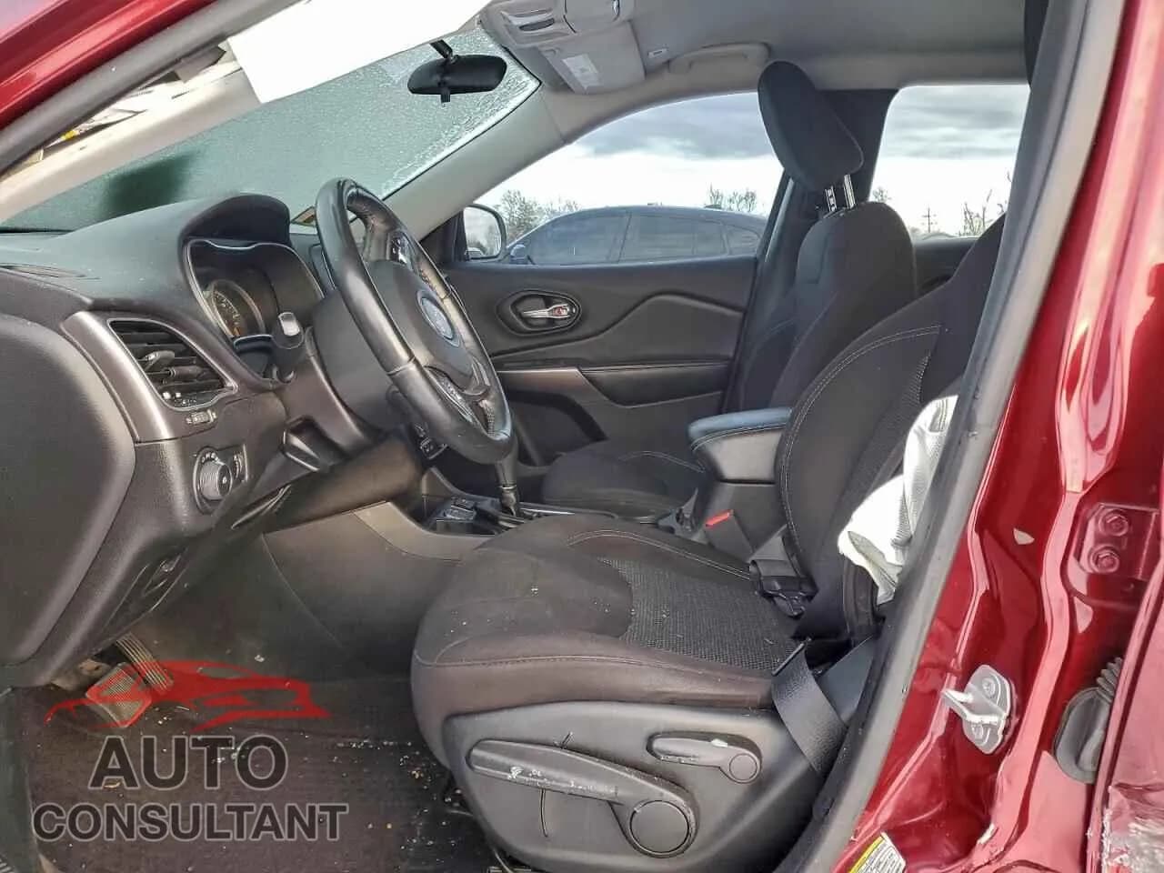 2019 JEEP GRAND CHER Damaged VIN 1C4PJLCB6KD266306 – exterior detail 2019 JEEP GRAND CHER Damaged VIN 1C4PJLCB6KD266306 – exterior detail