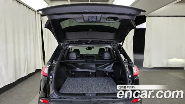 2020 Jeep Cherokee (KL) 2.4 Limited 2WD Sold VIN 1C4PJLDB4LD601868 – interior seats 2020 Jeep Cherokee (KL) 2.4 Limited 2WD Sold VIN 1C4PJLDB4LD601868 – interior seats