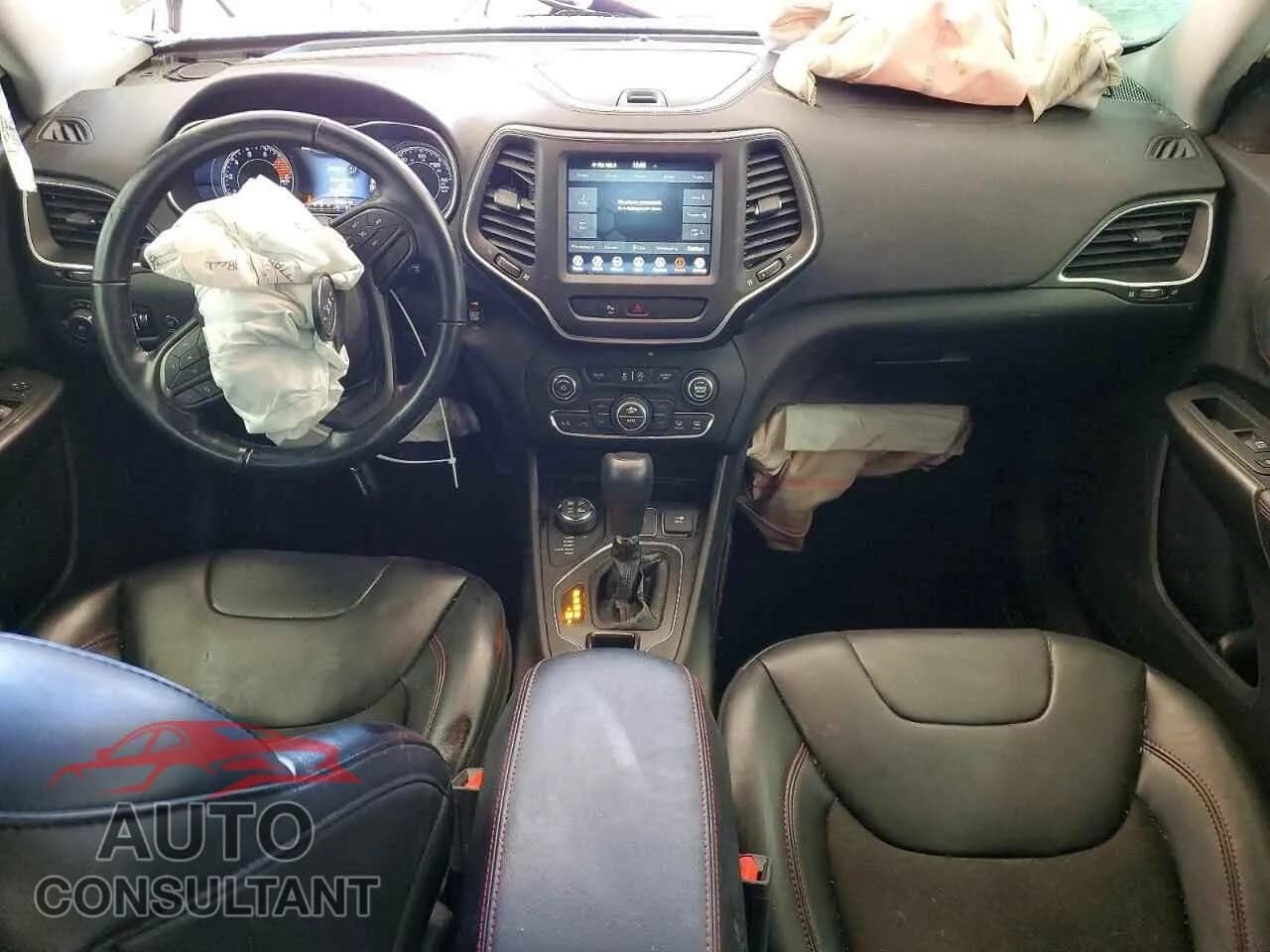 2020 JEEP CHEROKEE Damaged VIN 1C4PJMBX1LD566825 – undercarriage 2020 JEEP CHEROKEE Damaged VIN 1C4PJMBX1LD566825 – undercarriage