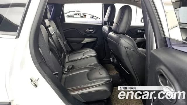 2018 Jeep Cherokee (KL) 2.4 Longitude High AWD Sold VIN 1C4PJMCB2JD607060 – exterior detail 2018 Jeep Cherokee (KL) 2.4 Longitude High AWD Sold VIN 1C4PJMCB2JD607060 – exterior detail