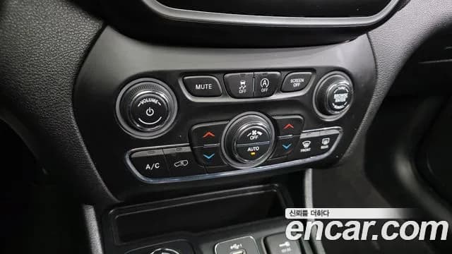 2019 Jeep Cherokee (KL) 2.4 Longitude High AWD Sold VIN 1C4PJMCB2KD345042 – side profile 2019 Jeep Cherokee (KL) 2.4 Longitude High AWD Sold VIN 1C4PJMCB2KD345042 – side profile