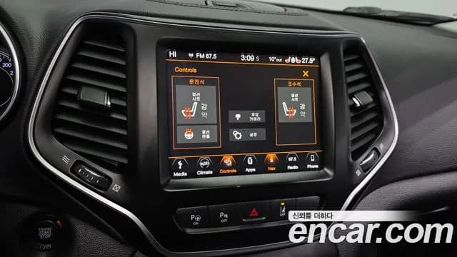 2019 Jeep Cherokee (KL) 2.4 Longitude High AWD Sold VIN 1C4PJMCB2KD345042 – interior seats 2019 Jeep Cherokee (KL) 2.4 Longitude High AWD Sold VIN 1C4PJMCB2KD345042 – interior seats