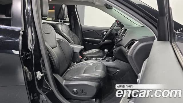 2019 Jeep Cherokee (KL) 2.4 Longitude High AWD Sold VIN 1C4PJMCB2KD345042 – exterior detail 2019 Jeep Cherokee (KL) 2.4 Longitude High AWD Sold VIN 1C4PJMCB2KD345042 – exterior detail