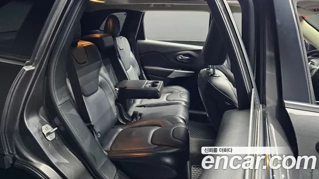 2018 Jeep Cherokee (KL) 2.4 Longitude High AWD Sold VIN 1C4PJMCB4JD513617 – interior seats 2018 Jeep Cherokee (KL) 2.4 Longitude High AWD Sold VIN 1C4PJMCB4JD513617 – interior seats