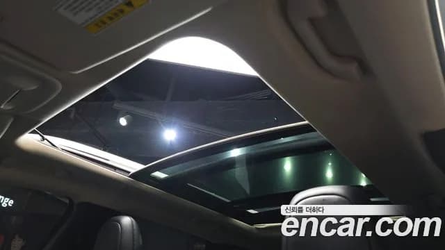 2017 Jeep Cherokee (KL) 2.4 Longitude High AWD Sold VIN 1C4PJMCB7HW611376 – interior seats 2017 Jeep Cherokee (KL) 2.4 Longitude High AWD Sold VIN 1C4PJMCB7HW611376 – interior seats