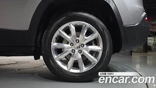 2017 Jeep Cherokee (KL) 2.4 Longitude High AWD Sold VIN 1C4PJMCB7HW611376 – photo 30 2017 Jeep Cherokee (KL) 2.4 Longitude High AWD Sold VIN 1C4PJMCB7HW611376 – photo 30