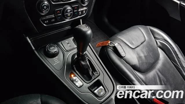 2019 Jeep Cherokee (KL) 2.4 Longitude High AWD Sold VIN 1C4PJMCB7KD395595 – interior seats 2019 Jeep Cherokee (KL) 2.4 Longitude High AWD Sold VIN 1C4PJMCB7KD395595 – interior seats