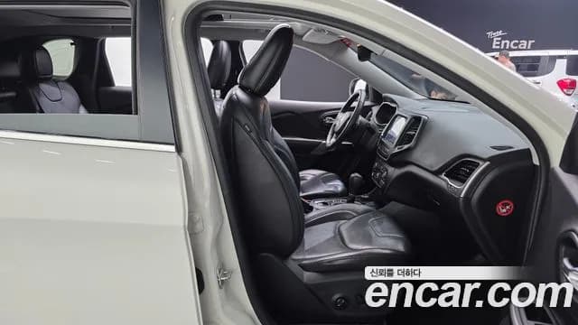 2019 Jeep Cherokee (KL) 2.4 Longitude High AWD Sold VIN 1C4PJMCB9KD125008 – front exterior 2019 Jeep Cherokee (KL) 2.4 Longitude High AWD Sold VIN 1C4PJMCB9KD125008 – front exterior